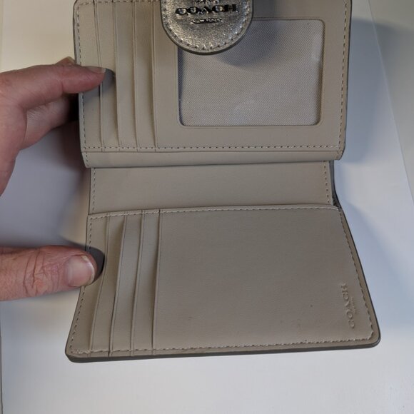 Coach Signature Women’s Wallet in Silver Metallic Leather/Silver Hardware - Picture 6 of 6